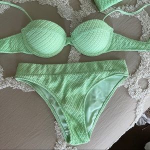 Green triangl bikini